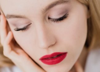 12 Foods to Make your Skin Glow Fast Picture of a beautiful lady with attractive skin