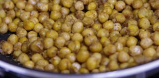 Health Benefits of Chickpeas An image showing a bowl of chickpeas