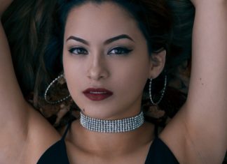 6 Natural Skin Care Tips The picture of a model