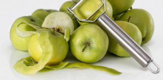5 Reasons to Eat Apple Peels Some green apples