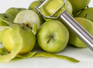 5 Reasons to Eat Apple Peels Some green apples