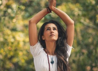 7 Ways to Treat Dyspnea at Home chin lift