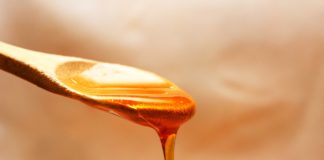5 Hair Benefits of Honey