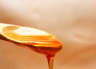 5 Hair Benefits of Honey