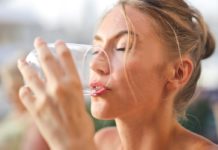 Drinks and Foods to Avoid As A Diabetes Patient drinking water
