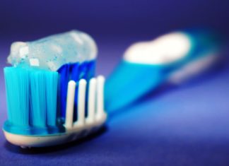 11 Home Remedies to Combat Tartar and Plaque