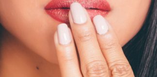 11 Home Remedies for Swollen Lips