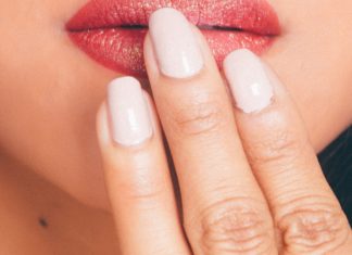 11 Home Remedies for Swollen Lips