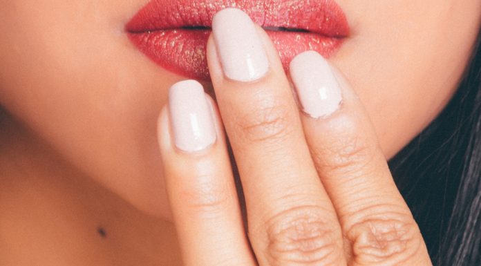 11 Home Remedies for Swollen Lips