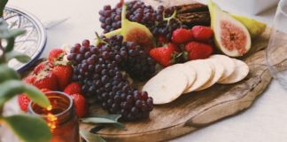 Should Pregnant Women Eat Grapes? food with grapes