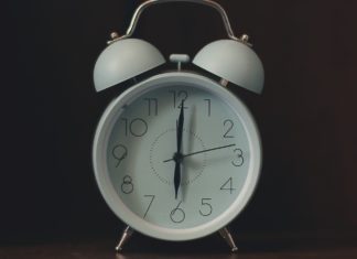 How to Wake up Early Every Morning alarm