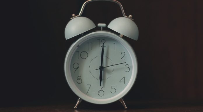 How to Wake up Early Every Morning alarm