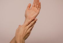 8 Home Remedies to Make your Hands Soft palm