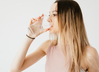 6 Tips For Lowering Uric Acid Naturally water