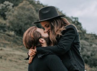 7 Things to Know Before Having Sex couple