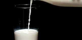 Health Risks of Calcium Deficiency milk