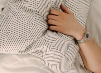 11 Reasons Adults Bed-Wet sleep