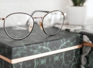 The Best Ways to Clean your Eyeglasses Ommetaphobia
