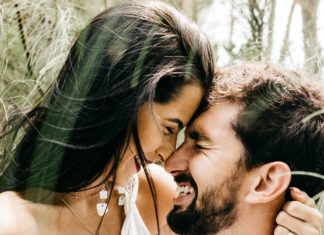 How to Practice Tantric Sex couple