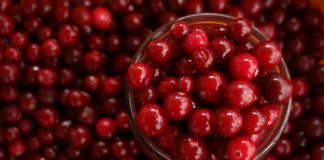 10 Natural Junk Substitutes cranberry