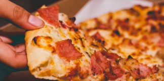 12 Sodium-Rich Foods to Eat Pizza