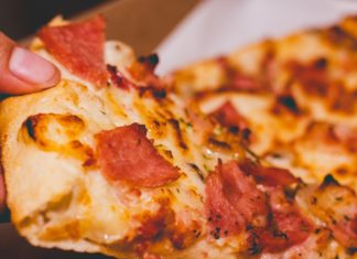 12 Sodium-Rich Foods to Eat Pizza