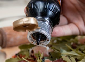 9 Health Benefits of Balsamic Vinegar 9 Health Benefits of Balsamic Vinegar
